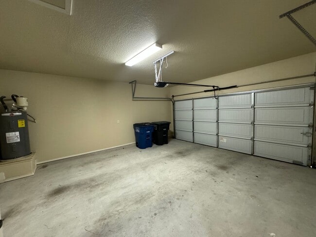Building Photo - Beautiful 3x2 Duplex in New Braunfels, TX!