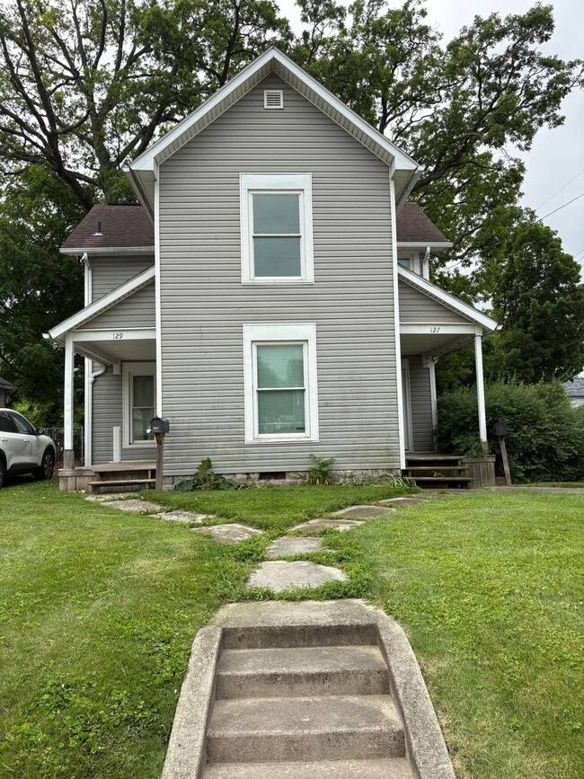 Building Photo - Duplex