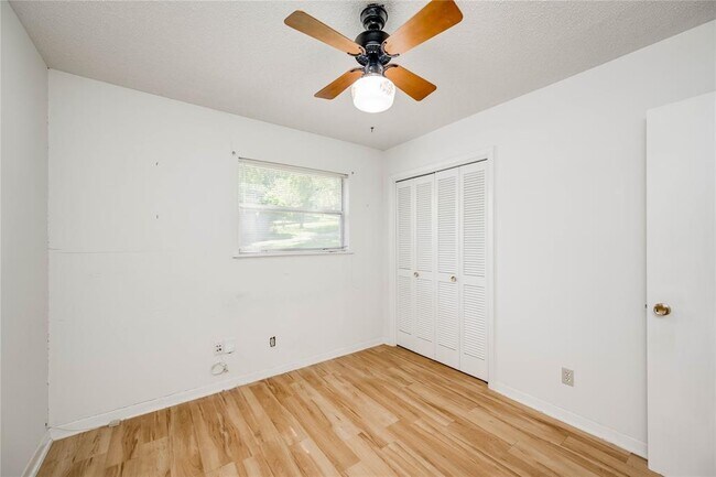 Building Photo - 405 Westbrook Dr