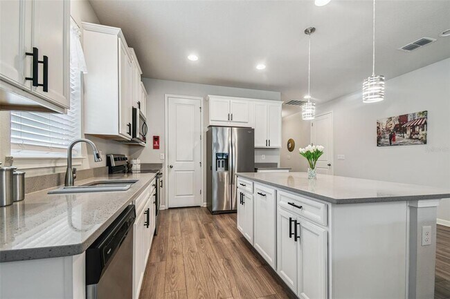 Building Photo - 11514 Cedar Valley Dr