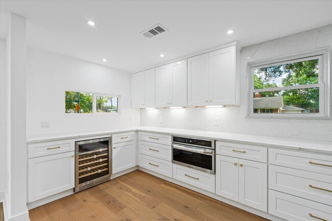 Building Photo - 10730 Wickersham Ln