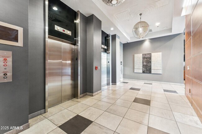 Building Photo - 1 E Lexington Ave