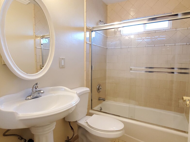 Building Photo - 6211 Cloverhill Dr
