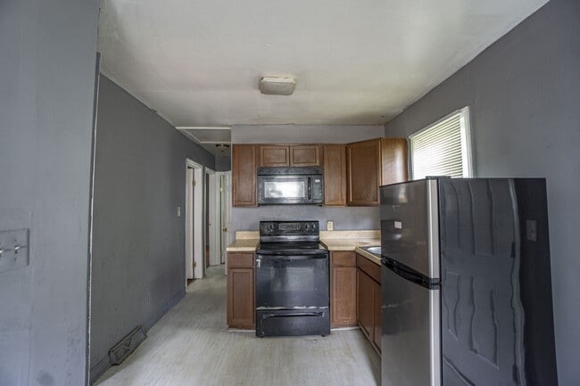 Building Photo - 3005 Ingleside Ave