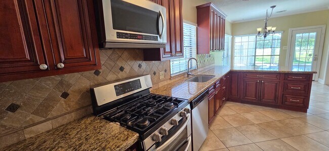 Building Photo - 1323 Falling Leaf Ln