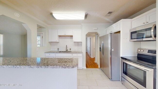 Building Photo - 4547 Post St