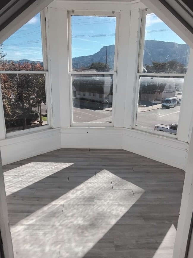 Building Photo - Golden Sails Property Group LLC -933 E. Santa Paula St