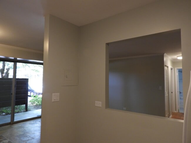 Building Photo - 511 1st St N