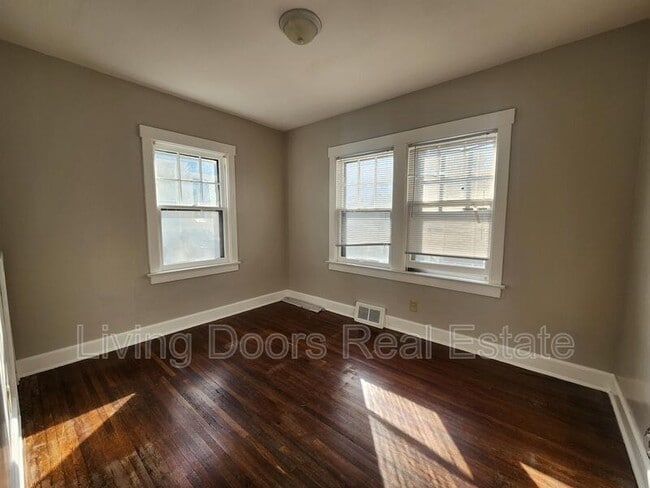 Building Photo - 1548 S 25th St