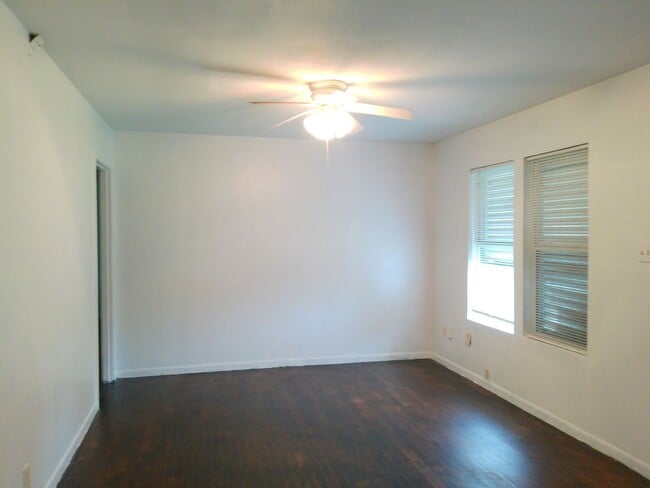 Building Photo - 4326 Vestal St