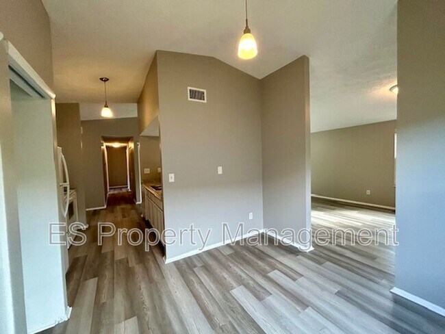 Building Photo - 5535 Freedom Ct