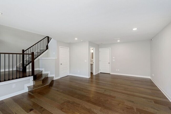 Building Photo - Gorgeous 3 Bedroom 2 Full/2 Half Bath Townhome in the Heart Of Carmel!