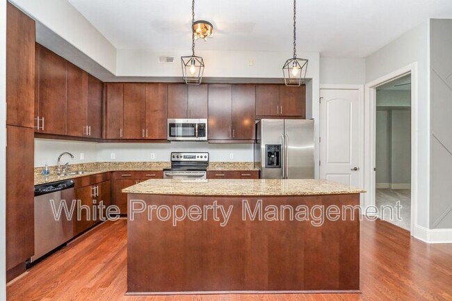 Building Photo - 4625 Piedmont Row Dr