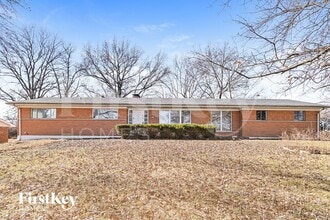 Building Photo - 10 Ranchview Dr