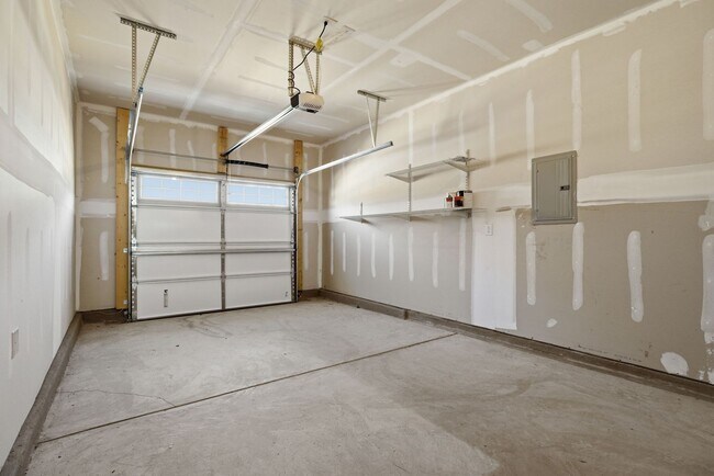 Building Photo - Upgraded 3BR Townhome in Wake Forest | Open Layout, Garage & Resort-Style Amenities