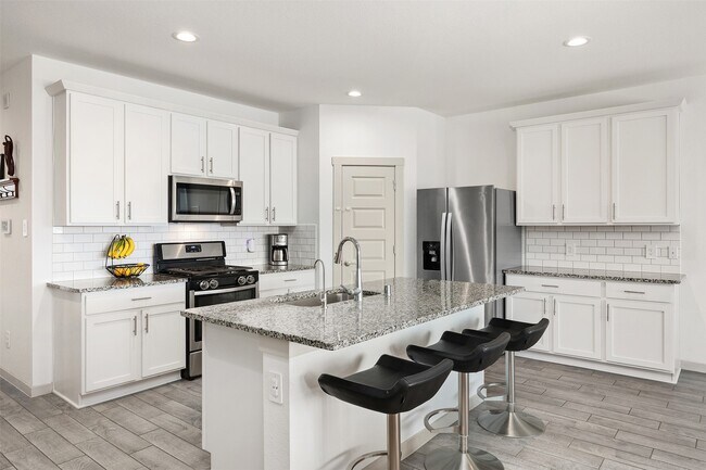 Building Photo - 2421 Mar Vis Ln