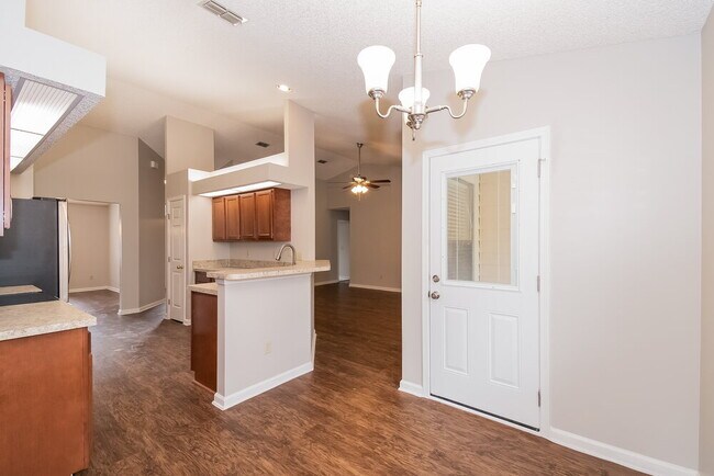 Building Photo - 3413 Deerfield Pointe Dr