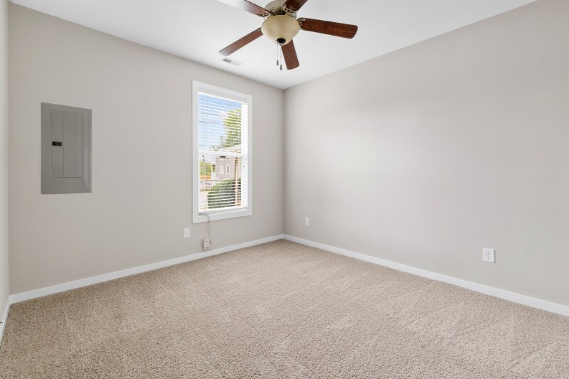 Building Photo - 2102 E Broad St