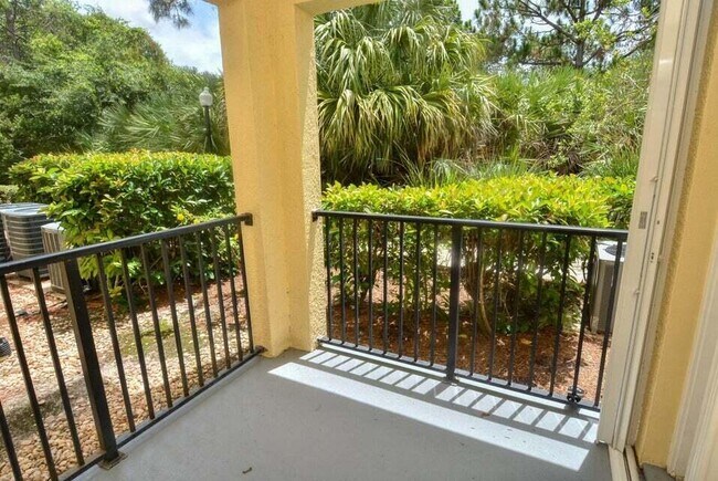 Building Photo - 110 SW Peacock Blvd