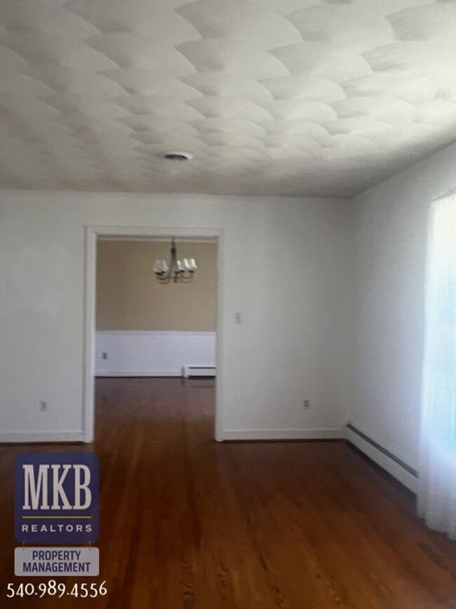 Building Photo - 4bd/3bth SW County Home