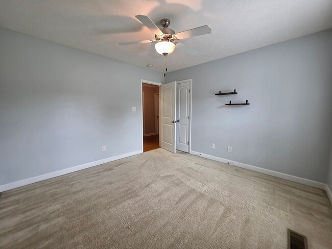 Building Photo - 205 Woodberry Pl