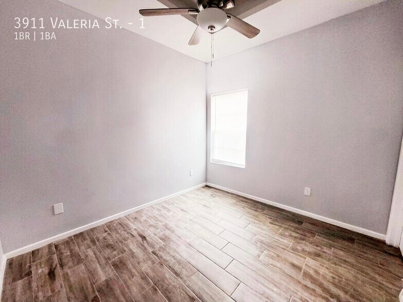 Building Photo - 3911 Valeria St