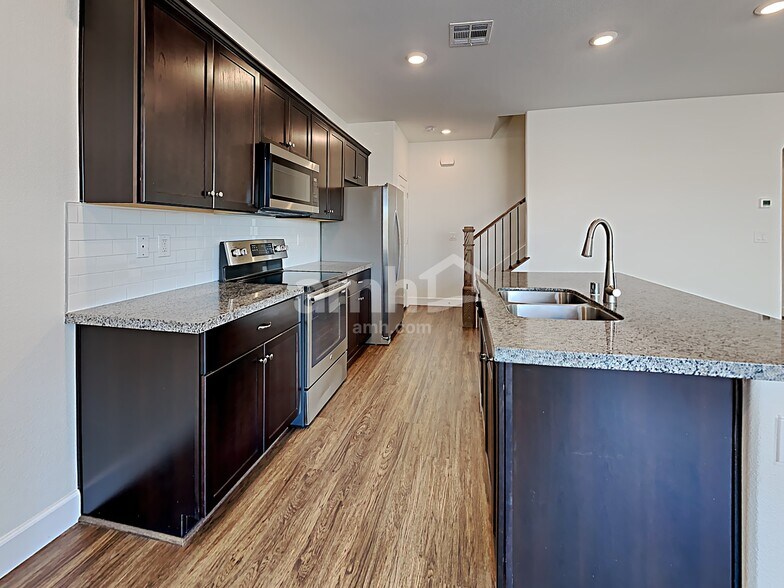 Building Photo - 8152 Inhibition Ct