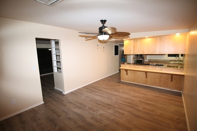 Building Photo - 7932 E Rosewood St