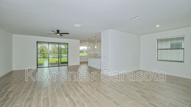 Building Photo - 4873 Seafoam Trl