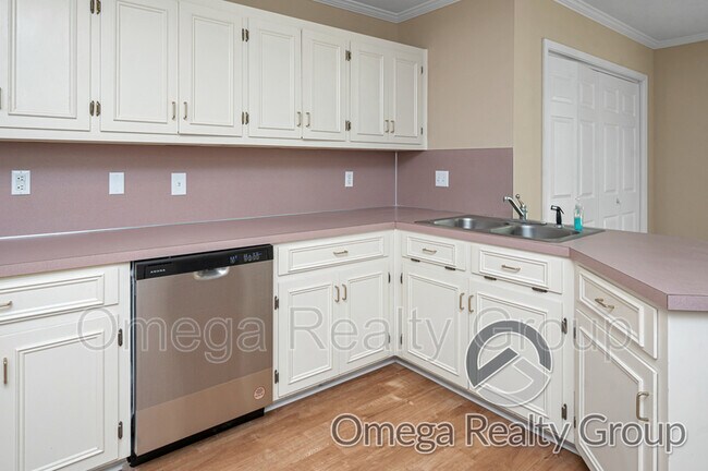 Building Photo - 536 Deer Path