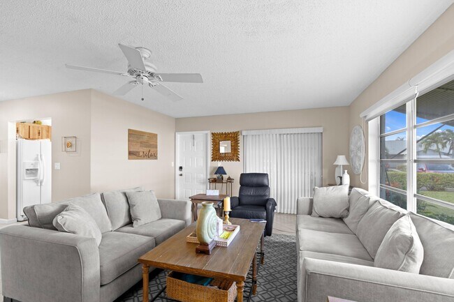 Building Photo - 14609 Canalview Dr