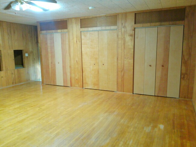 Building Photo - 4526 Franklin Dr