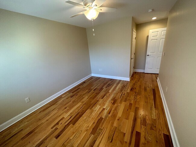 Building Photo - 2 Bedroom 1 Bath - Downtown Morganton - Anderson Place Apts.