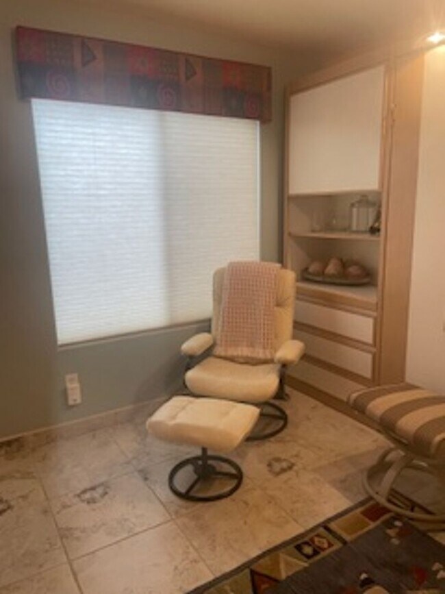 Building Photo - Tucson National Fully Furnished Home on the Golf Course