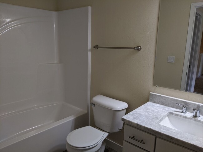 Building Photo - 1325 Bunker Hill Dr