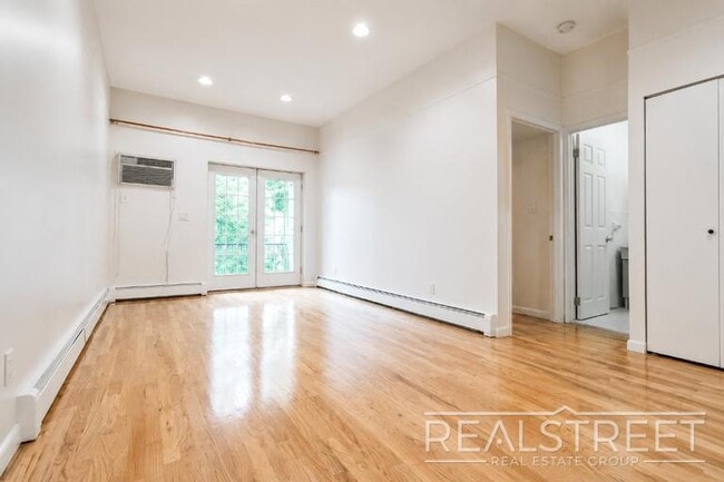 Floorplan - 283 Sackett St