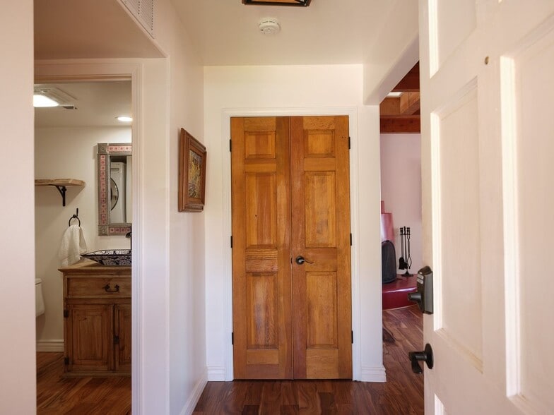 Building Photo - 501 Rio Grande Ave