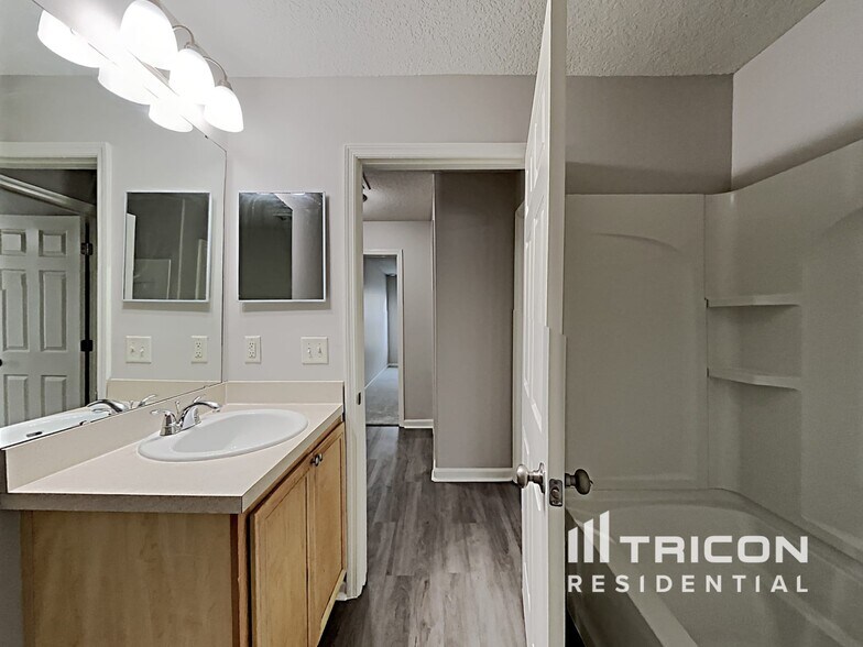 Building Photo - 12264 Deersong Dr