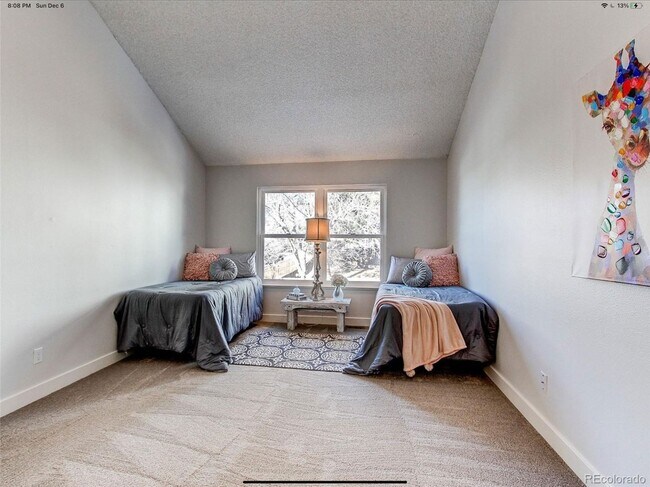 Building Photo - Beautiful Open & Remodeled 5 Bedroom Home ...