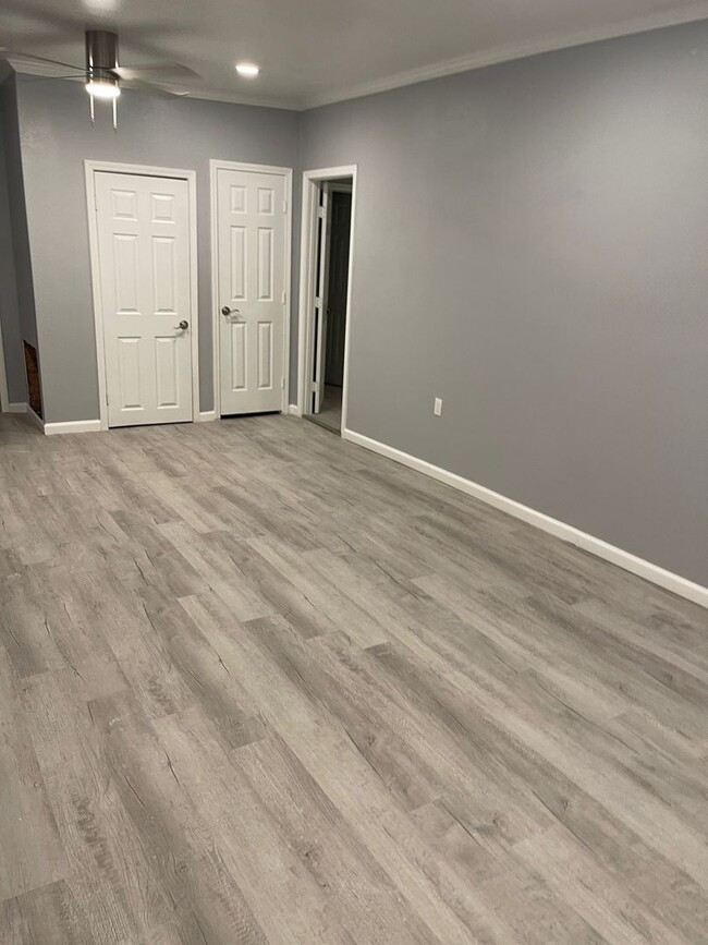 Building Photo - 3 bedrooms 2 baths - Only $1500 Per Month