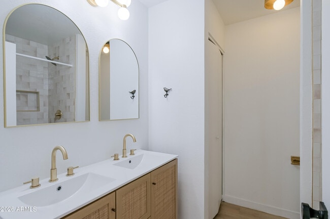 Building Photo - 16041 N 31st St