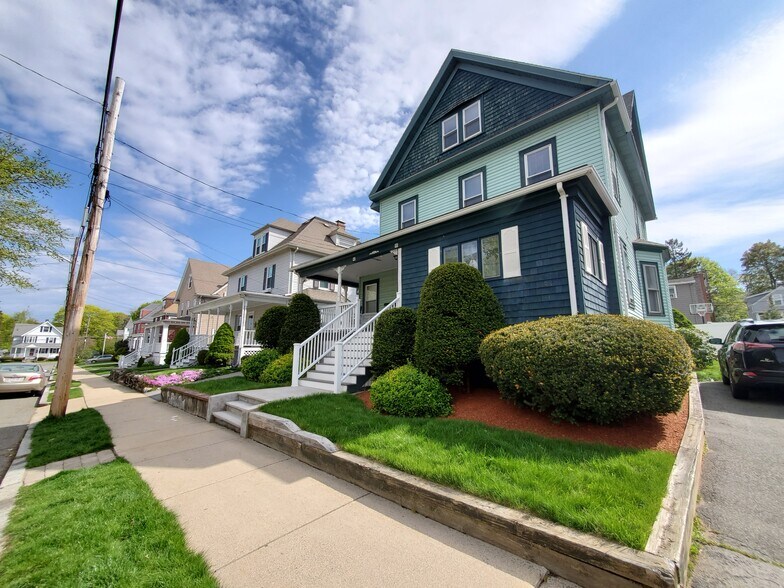 Primary Photo - 93 Meridian St