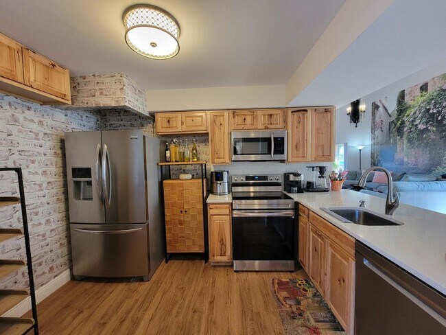 Building Photo - 13206 Glenmoor Dr