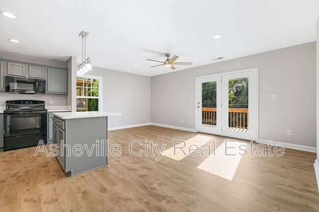 Building Photo - 84 Green Oak Rd