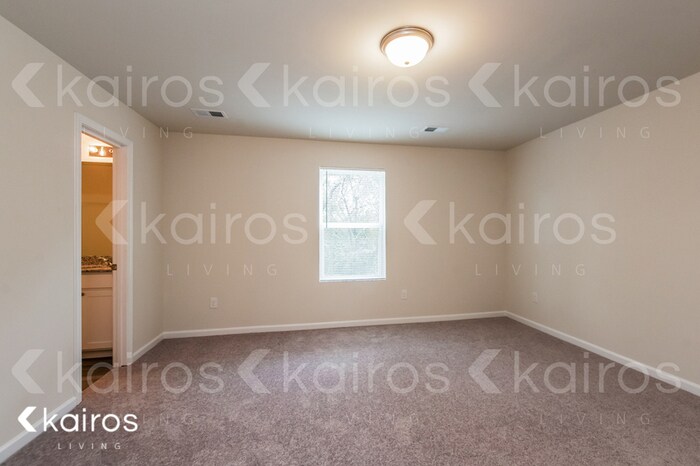 Building Photo - 270 Christopher St