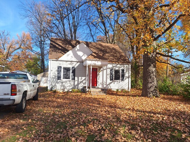 Building Photo - 505 Auburndale Ave