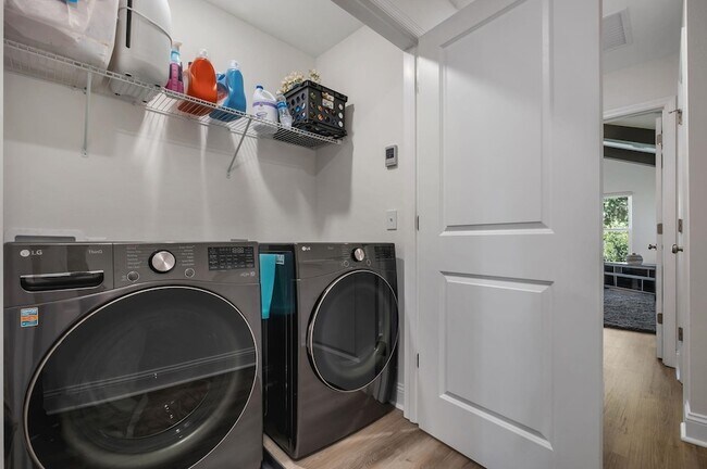 Building Photo - 458 Grand Oaks Rd