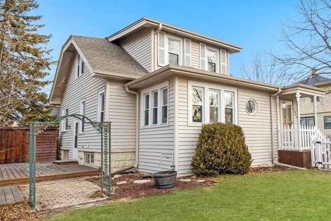 Building Photo - 1500 E Kensington Blvd