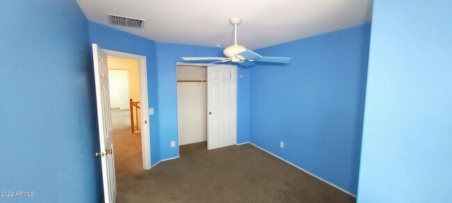 Building Photo - 518 W Black Hawk Pl