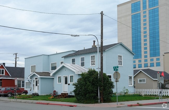 Building Photo - 735 K St